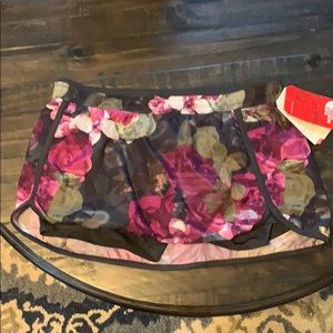 The North Face running skort. Large NWT